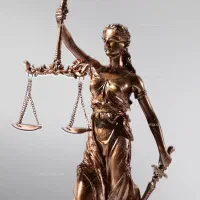 ‌ وکیل پایه یک دادگستری(قاضی سابق)
