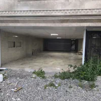 واحد ۱۱۰ متری کلید نخورده