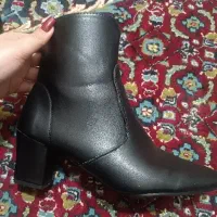 نیم بوت چرم پاشنه دار