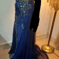 لباس مجلسی آبی|لباس|رباط‌کریم, رباط‌کریم|دیوار