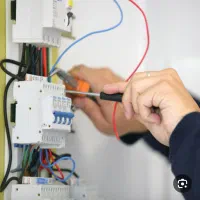 برقکارحرفه ای لاین نوری آیفون و نصب کولرگازی و...