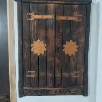 دکوری و آینه و شمعدان چوبی و میز خاطره