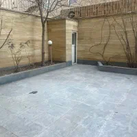 خانه دو طبقه با حیاط بزرگ برای اجاره