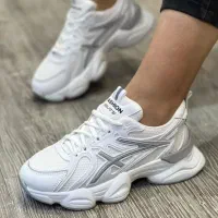 فروشنده  جهت کار در کفش فروشی