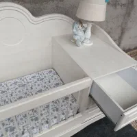 تخت کودک یا نوزاد  تمیز|تخت و صندلی بچه|تولم شهر, |دیوار