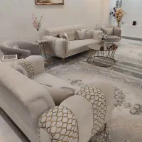 مبلمان راحتی ۷ نفره درحد‌نو به همراه جلومبلی وعسلی