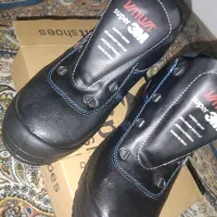 کفش ایمنی کوه نوردی|کیف، کفش، کمربند|رباط‌کریم, رباط‌کریم|دیوار