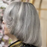 محدثه شریفی هستم متخصص در پلاتینه کردن مو