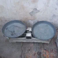 ترازو  قدیمی حراجی وسایل