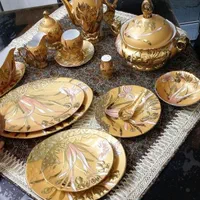 سرویس چینی ۱۸ نفره طلاکوب ساخت انگلیس