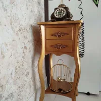 میز تلفن با تلفن سلطنتی