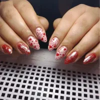 آموزش کاشت ناخن و خدمات کاشت ناخن