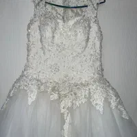 لباس عروس|لباس|ری, سرتخت|دیوار