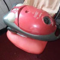 جارو برقی ۲۳۰۰ وات کم کا ر کرده