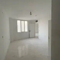 ۴۵متر طبقه اول خوش نقشه و دنج در گمرک مترو