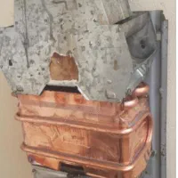 آبگرمکن دیواری فرسوده و اسقاطی