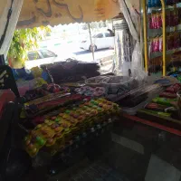 فروشنده مرد ایرانی