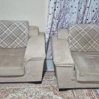 مبل ۴ نفره کرم رنگ به همراه میز وسط و گوشه|مبلمان خانگی و میز عسلی|تهران, مجیدیه|دیوار