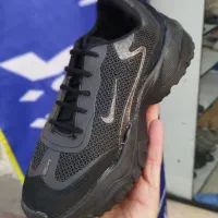 فروش کتونی حراجی ۱۵۰