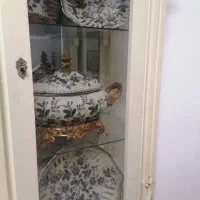 ویترین به همراه دکوری های نفیس|بوفه، ویترین، کنسول|رشت, حافظ آباد|دیوار