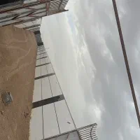 باغ چهار. دیواری سنگ‌سرامیک با درب