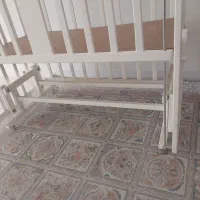 تخت نوزاد|تخت و صندلی بچه|هشتگرد, شهرک بعثت|دیوار