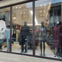 فروشنده خانوم در نوبت صبح یا بعداز ظهر