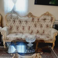 مبلمان ۹نفره و سه عدد میز جلو مبلی