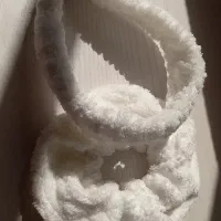 گوشگیر تدی|کفش و لباس بچه|بروجن, |دیوار