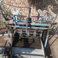 دستگاه بلوک زن و قالب پایه بتنی