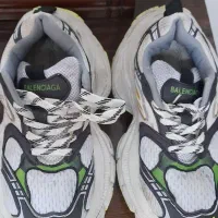 کتونیBalenciaga ارجینال زیر قیمت سایز ۴۴ ۴۳