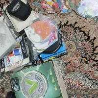 تعدادی سی دی مربوط به کامپیوتر