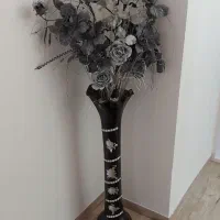 گلدان با گل