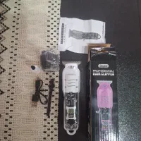 یکدستگاه ریش تراش شارژی همراه با خط زن نو آکبند