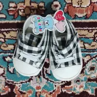 کفش بچگانه