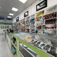 فروشنده خانم