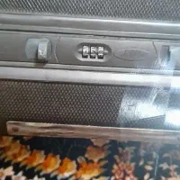 چمدان بزرگ|کیف، کفش، کمربند|رشت, کوی قدس|دیوار