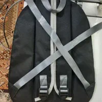 چرخکار راسته دوز خانم در کارگاه کیف و کوله