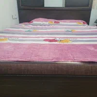 سرویس خواب در حد نو|تخت و سرویس خواب|شازند, |دیوار