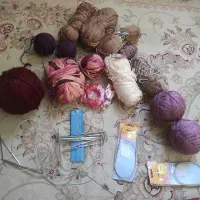 تعدادی کاموا ومیل وقلاب