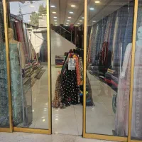 مجموعه کامل پارچه‌فروشی، مزون و خیاطی|لباس|سنندج, |دیوار