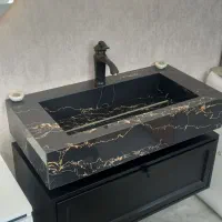 روشویی و آیینه