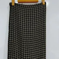 مقداری لباس تعداد بالا  در حد