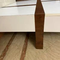 میز جلو مبلی سفارشی ساخته دو طرفش باکس داره