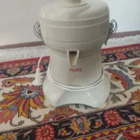 یک عدد آبمیوه گیری تک کاره به فروش می‌رسد