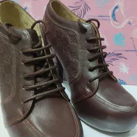 نیم بوت چرم اصل۳۸