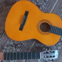 گیتارنیازبه تعمیر