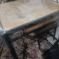 میز فلزی زیبا وبدون عیب با چهار صندلی