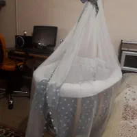 تخت گهواره ای وکالسکه دلیجان و صندلی غذا|تخت و صندلی بچه|خرم‌آباد, |دیوار