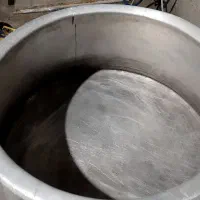 دیگ روئی قدیمی با کیفیت خیلی خوب|ظروف پخت‌وپز|ساری, |دیوار